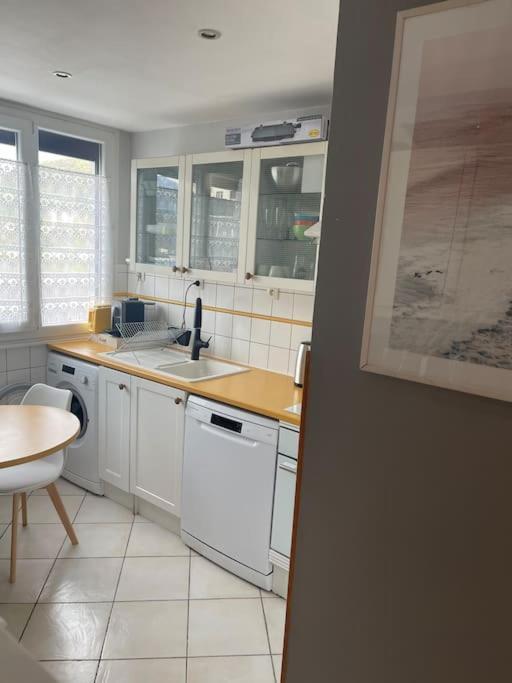 Appartement Entier Climatise - Parking Prive Saint-Martin-dʼHères Dış mekan fotoğraf
